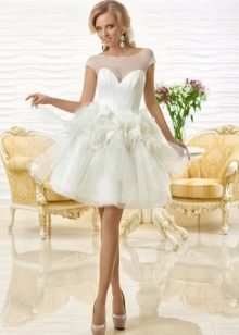 Wedding short dress with voluminous flowers