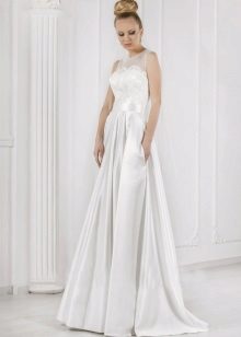 Wedding dress from Oksana Mucha with a removable skirt