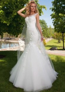 Wedding dress mermaid from Oksana Mucha with bulk flowers