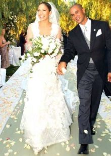 Wedding dress by Jennifer Lopez from Vera Wang