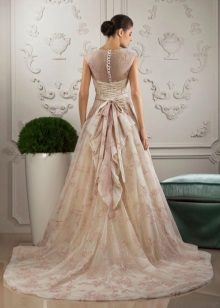 Wedding dress from Tanya Grieg with a bow