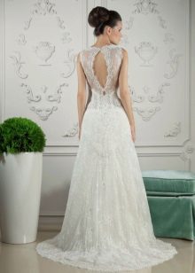 Wedding dress from Tanya Grieg with a cut on the back