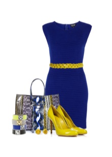 Yellow shoes to the dress in dark blue