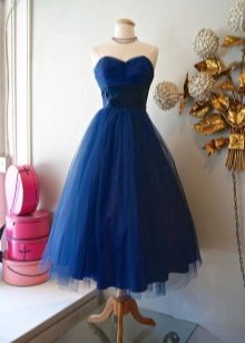 Long fluffy evening dress in dark blue