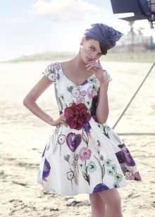  Dress with a large floral print lush