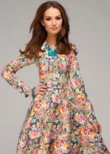 Casual summer dress in oriental style with floral print