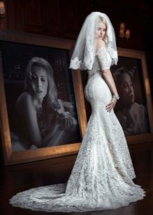 Wedding dress with a train guipure