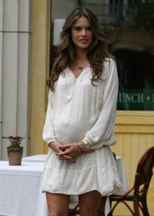 Dress-tunic white for pregnant women