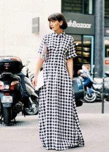 Long white dress with goose foot print