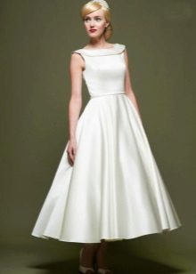 Wedding dress in the style of the 60s