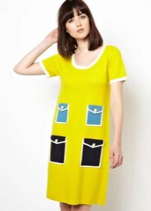 Yellow dress with blue and black 60s-decoy pockets