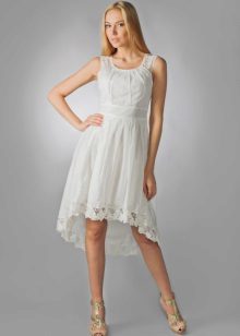 white dress of batiste