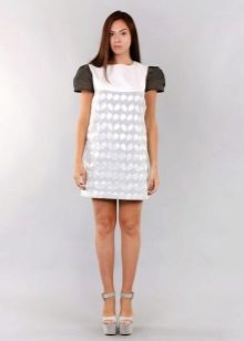 Dress with short sleeves