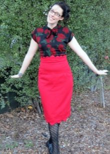 Red pencil skirt in combination with floral print blouse