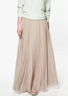 beige chiffon pleated skirt