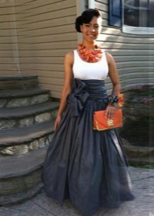 Long skirt with bow at the side