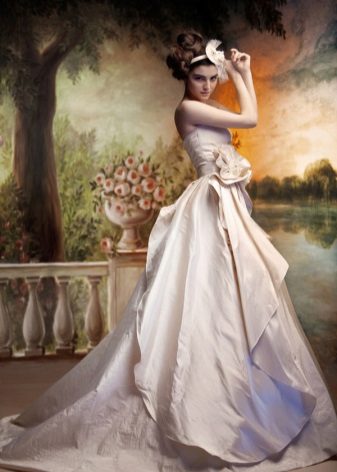 Magnificent wedding dress by Svetlana Lyalina