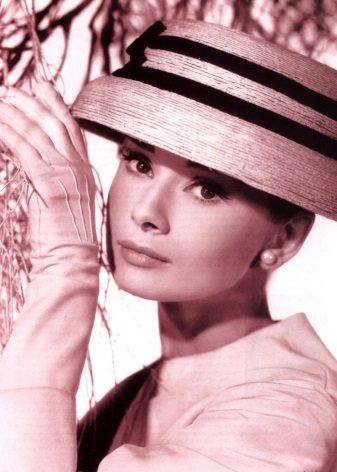 Audrey Hepburn image