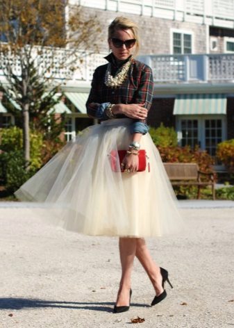 white tulle skirt