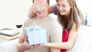 What to give a man for 30 years?