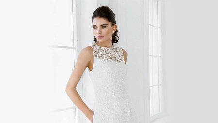 Simple wedding dresses - a natural and light look.