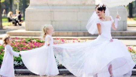 Crinoline (hoops, rings) under the wedding dress