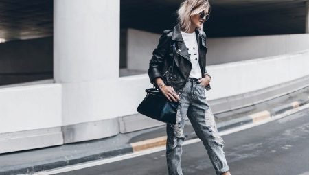 Ripped Boyfriend Jeans