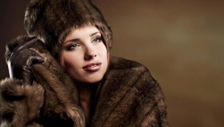 What kind of hat is worn with a mink coat?