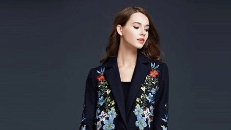 Coat with embroidery