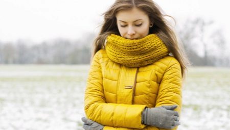 Women's quilted coat on sintepon