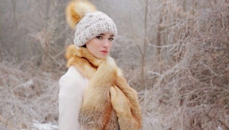 Hat with pompom