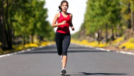 Sneakers for running on asphalt