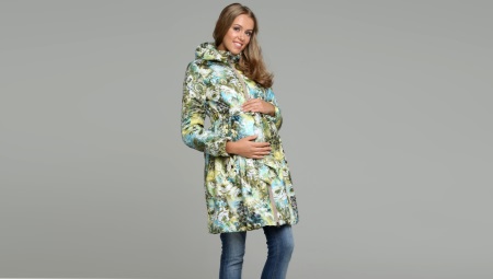 Maternity raincoat