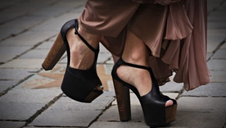 Chunky Heels and Platform Shoes