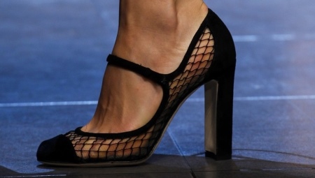 Shoes with mesh