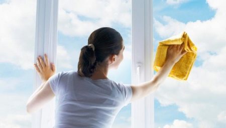 How to wash windows without stains at home?