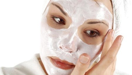 Masks of sour cream for the face at home: the benefits and harm, recipes and use