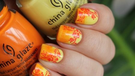 Effective yellow-orange manicure