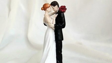 Wedding cake figurines - original and individual cake decorations for honeymooners