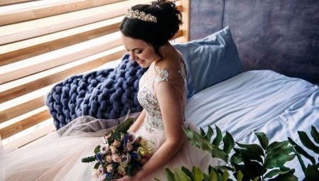 How to make an original bridal bouquet of fresh flowers?