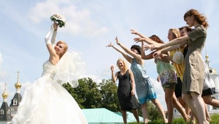 Caught the bridal bouquet: signs and further actions