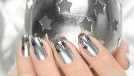 Silver manicure: decor features and fashion trends