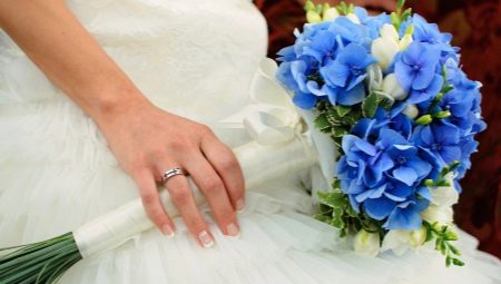 Blue bridal bouquet: for whom is it suitable and how could it be?