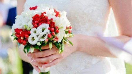 Bridal bouquet of eustoma