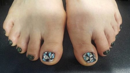 Variants of a beautiful and original pedicure with geometry