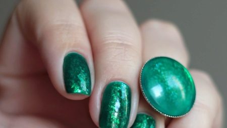 Green manicure: fashion trends and tips from stylists