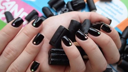 Black gel polish: combinations with other shades and application in manicure