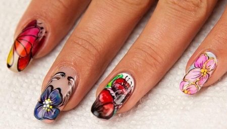 Features of watercolor painting nails