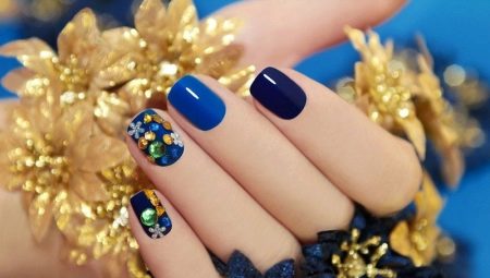 Blue manicure: stylish ideas and secrets of decor