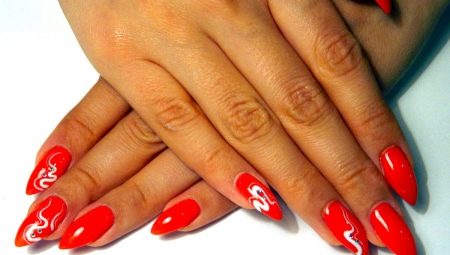 Extended nails in red